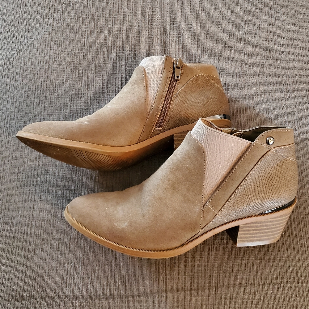 Simply Vera Vera Wang Taupe Suede Ankle Boots